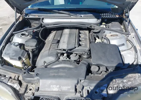 2004 BMW 325Xi из США, поврежденный, VIN WBAEU33434PR07538